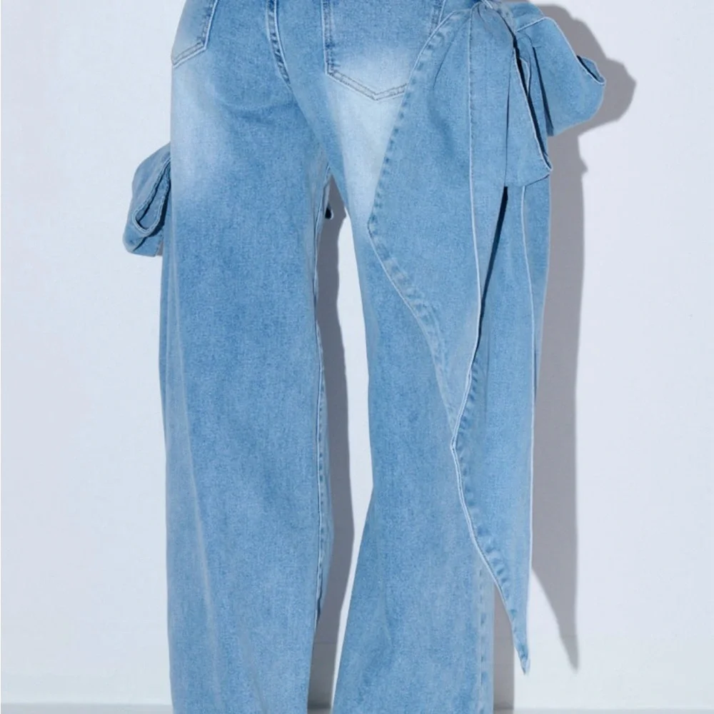 Aviva Bow Detail Wide Leg Jean - Picture 4 of 7
